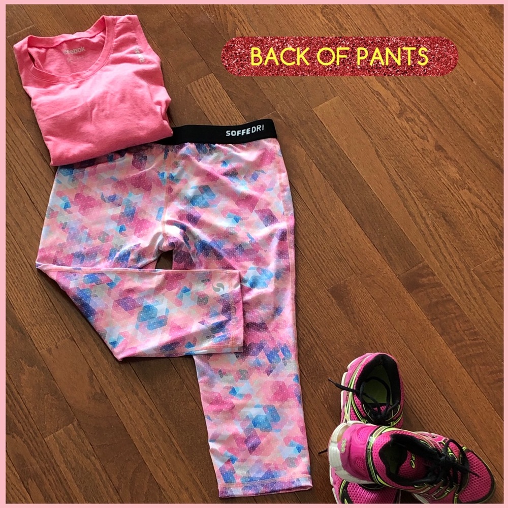 LOW RISE, SOFFE-DRI, COMPRESSION, CAPRI LEGGINGS. Junior Large. Medium - Picture 3 of 8